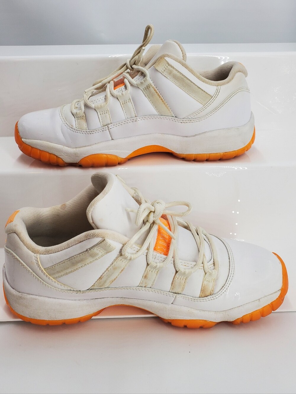 Nike Air Jordans 11 low Citrus (6y) 580521- 139 (26)